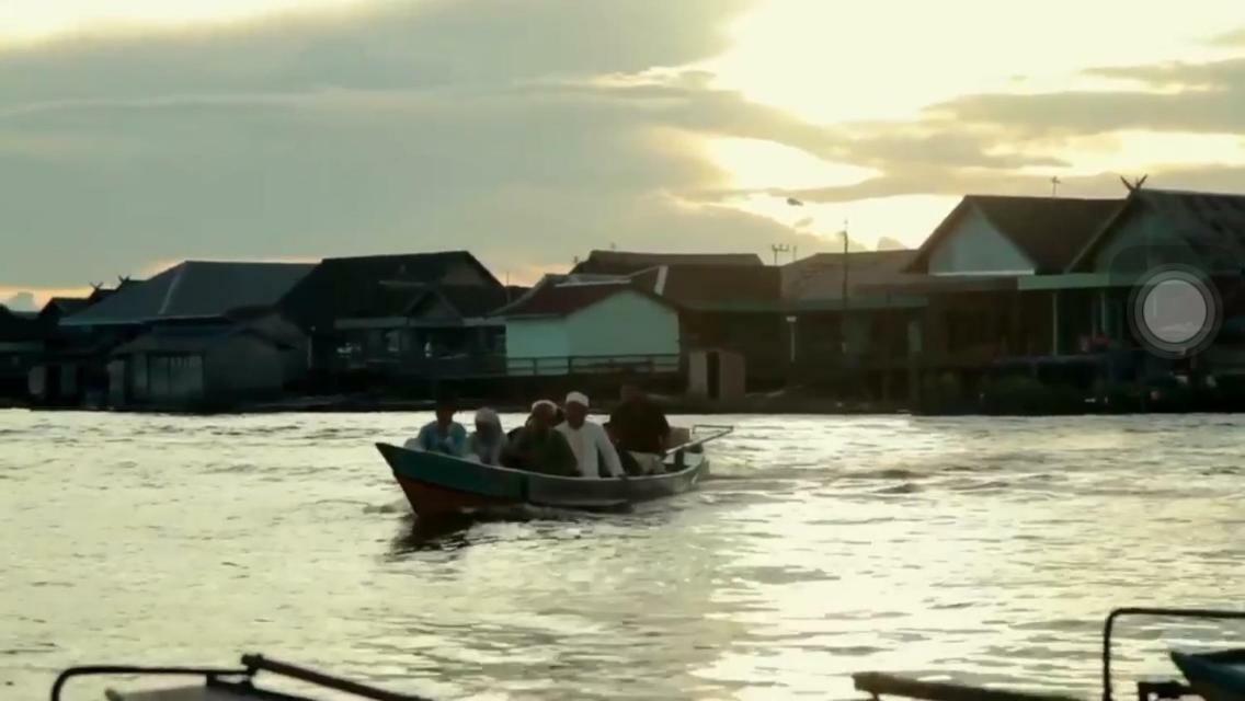 Orangutan Shaka Houseboat With Cabin Pangkalanbuun Buitenkant foto