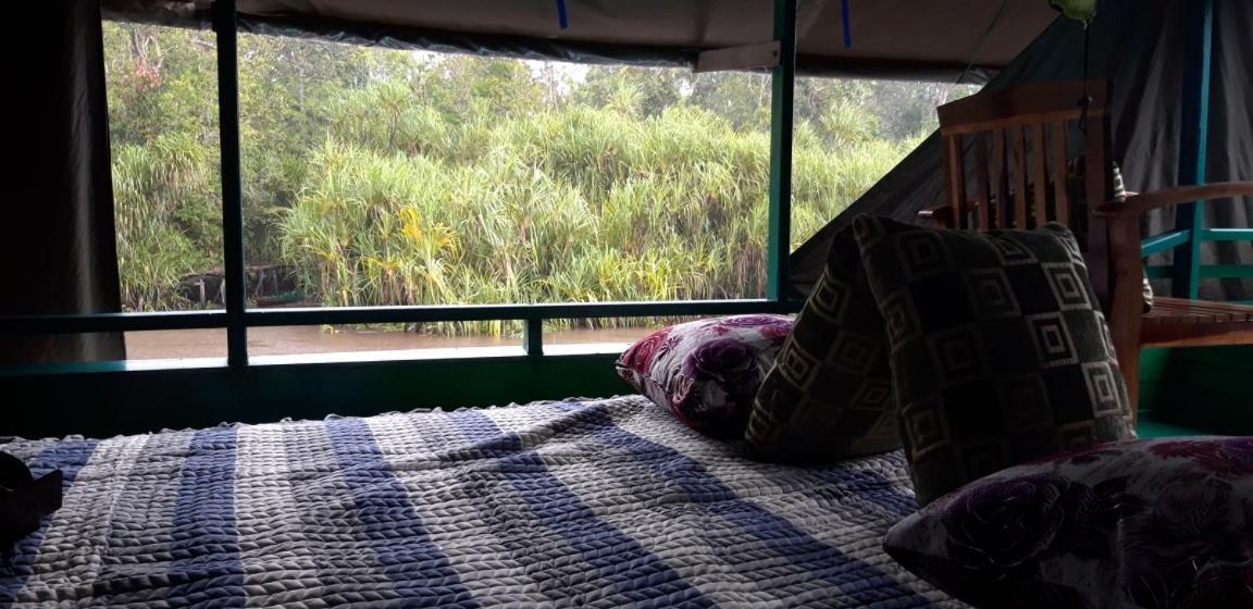 Orangutan Shaka Houseboat With Cabin Pangkalanbuun Buitenkant foto